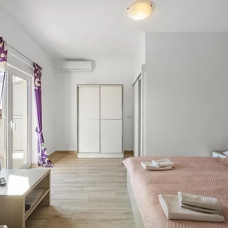 Apartament Gorgeous In With Wifi *