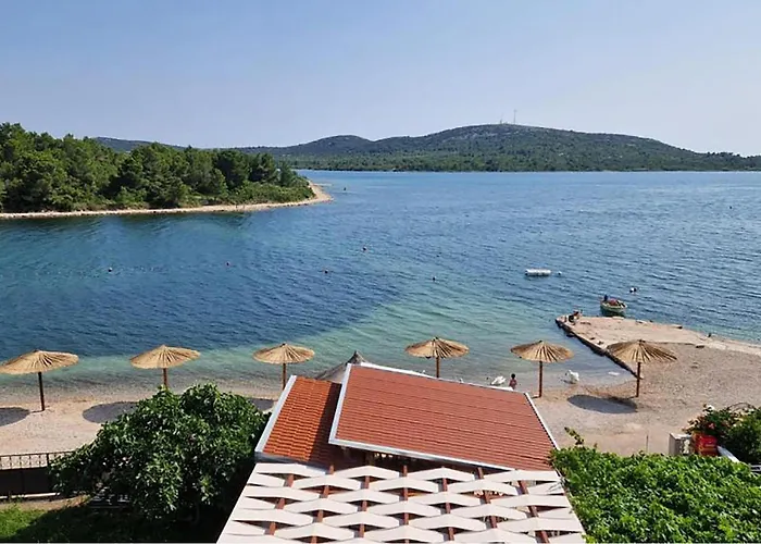 Amazing In With Wifi Apartamento Pirovac