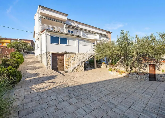 Amazing In With Wifi Apartamento Pirovac